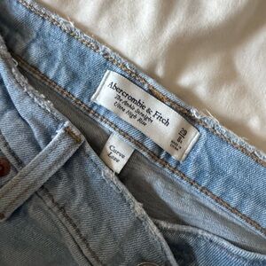 Abercrombie & Fitch Light Wash High-Rise Women’s Jeans